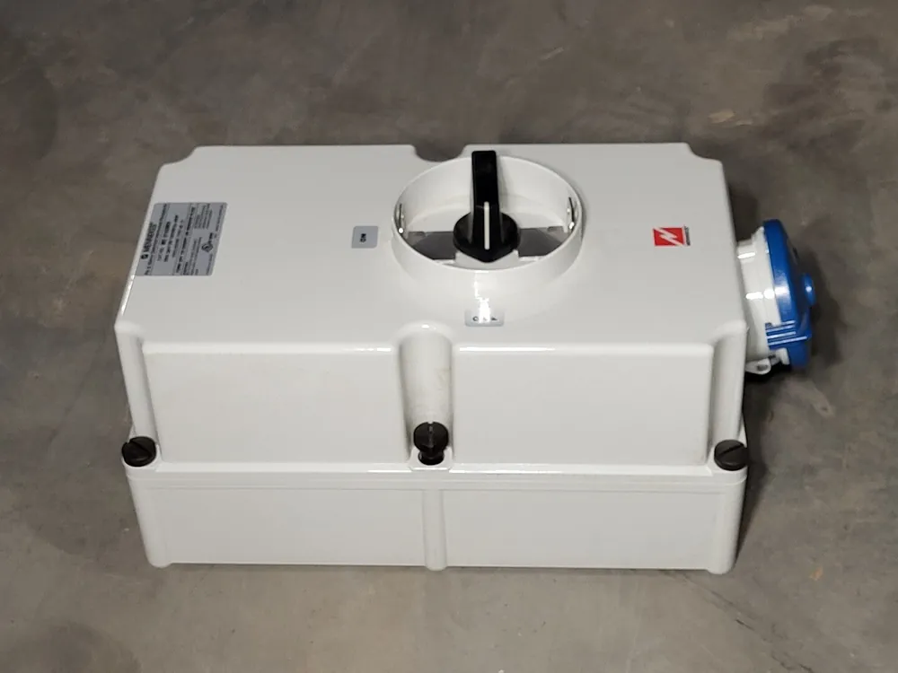 200 Amp Switched Interlocked Receptacle ME 5100MI9