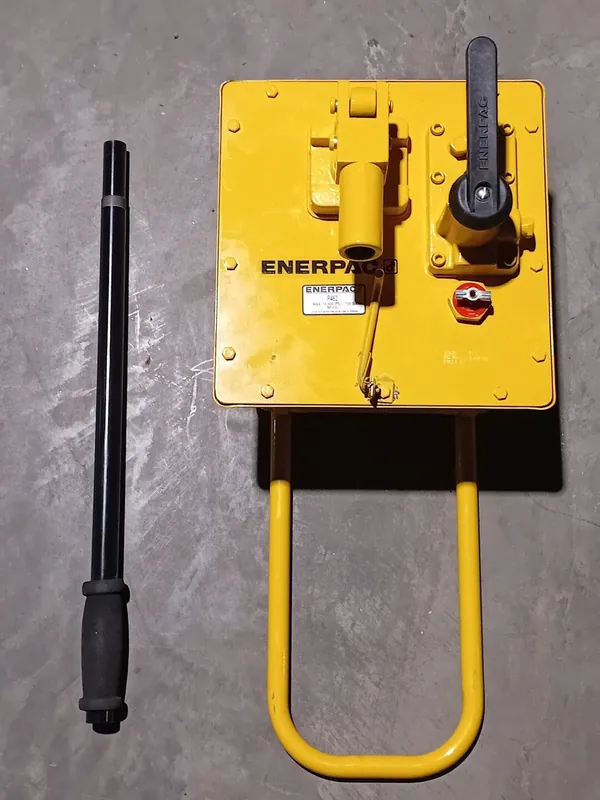Two Speed, ULTIMA Steel Hydraulic Hand Pump P462
