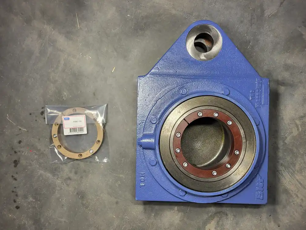 Take-up Housing for Spherical Roller Bearing THDD 2222 AL w/ Adapter Ring