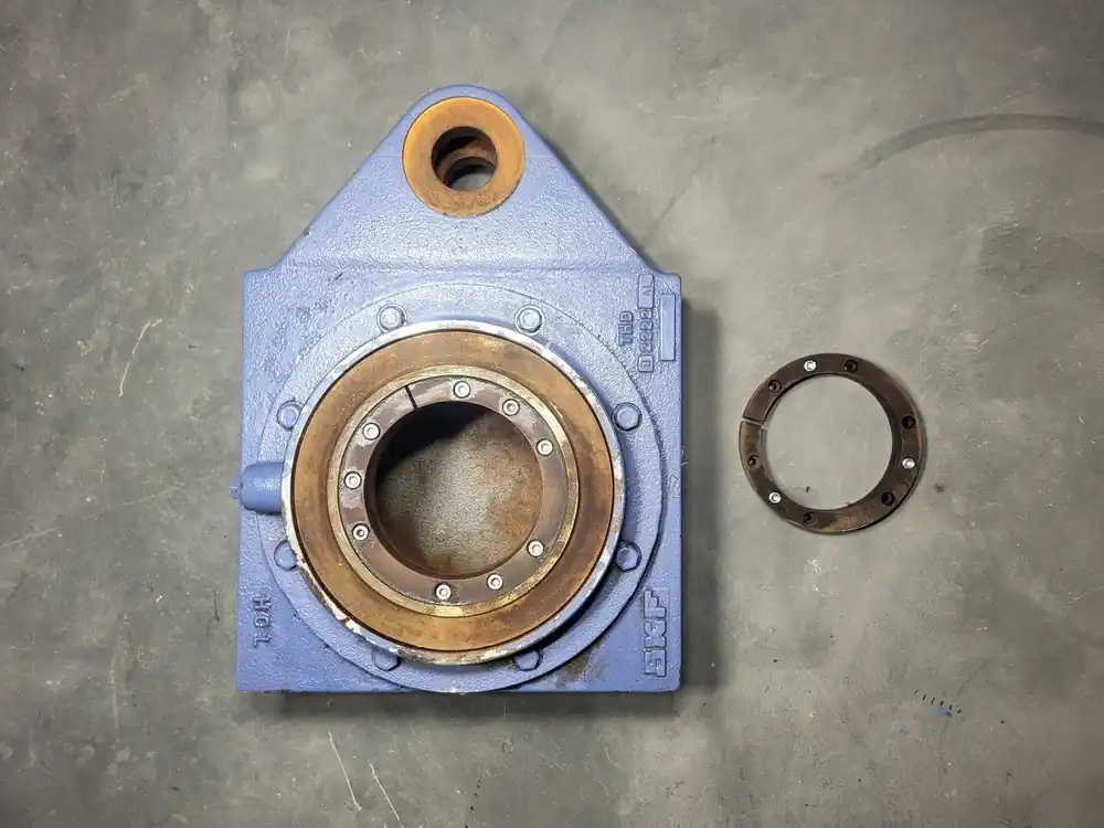 Spherical Roller Bearing THDD 2222 AL w/ Adapter Ring