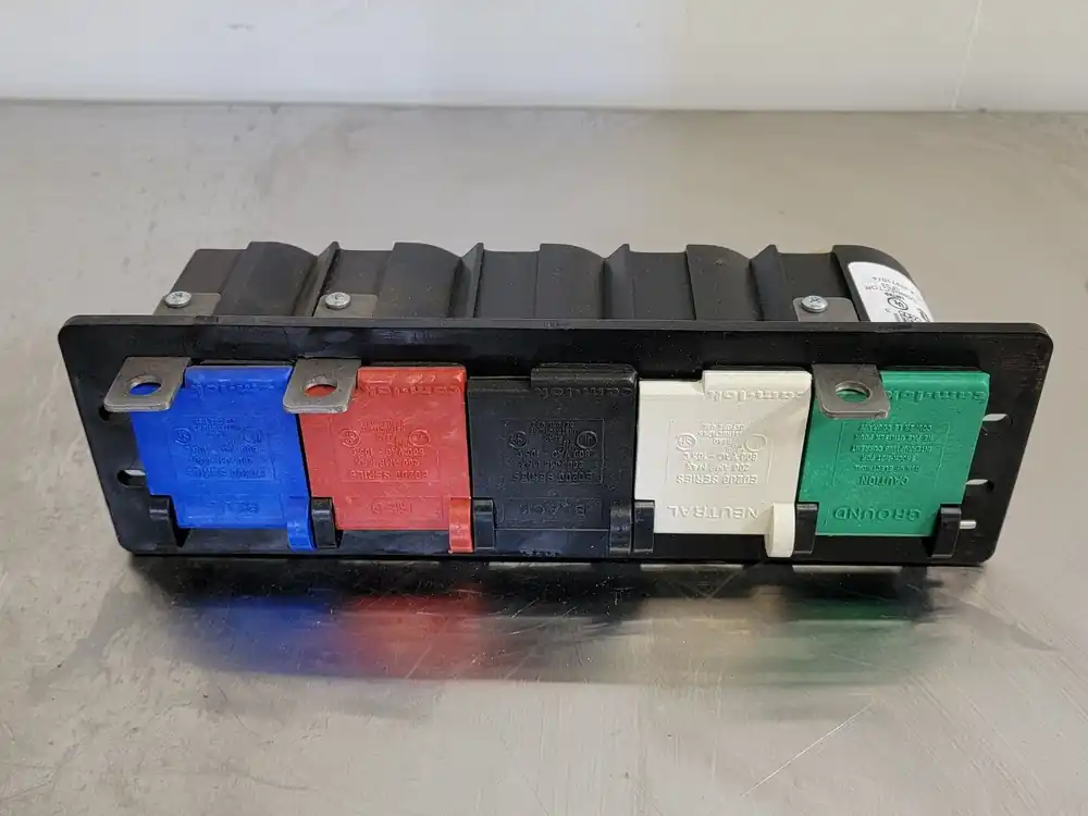 5 POS Female Receptacle Panel E0200-1687