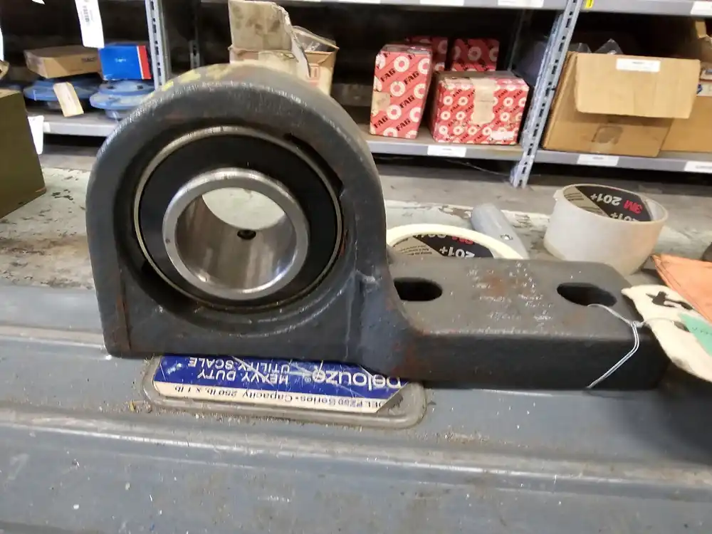 Single Foot RH Pillow Block Bearing Unit 1-7/16" Bore, V-10533