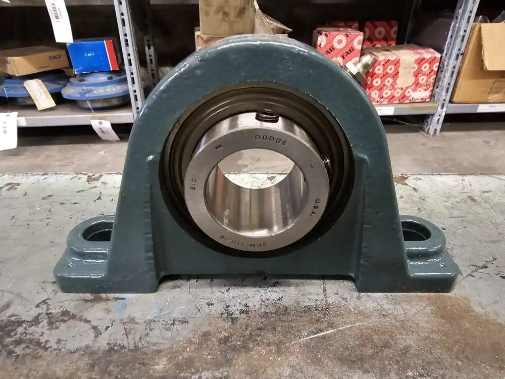 Pillow Block Ball Bearing Unit 1-11/16" Bore, P2B-SCM-111