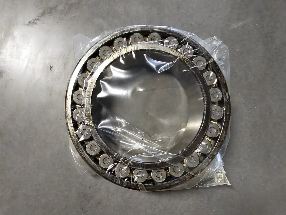 Spherical Roller Bearing 130mm ID x 200mm OD x 52mm W, 23026EA3K