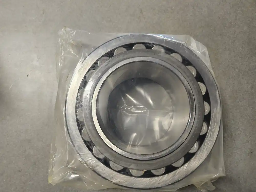 Spherical Roller Bearing 140mm ID x 250mm OD x 88mm W, 23228 CC/W33