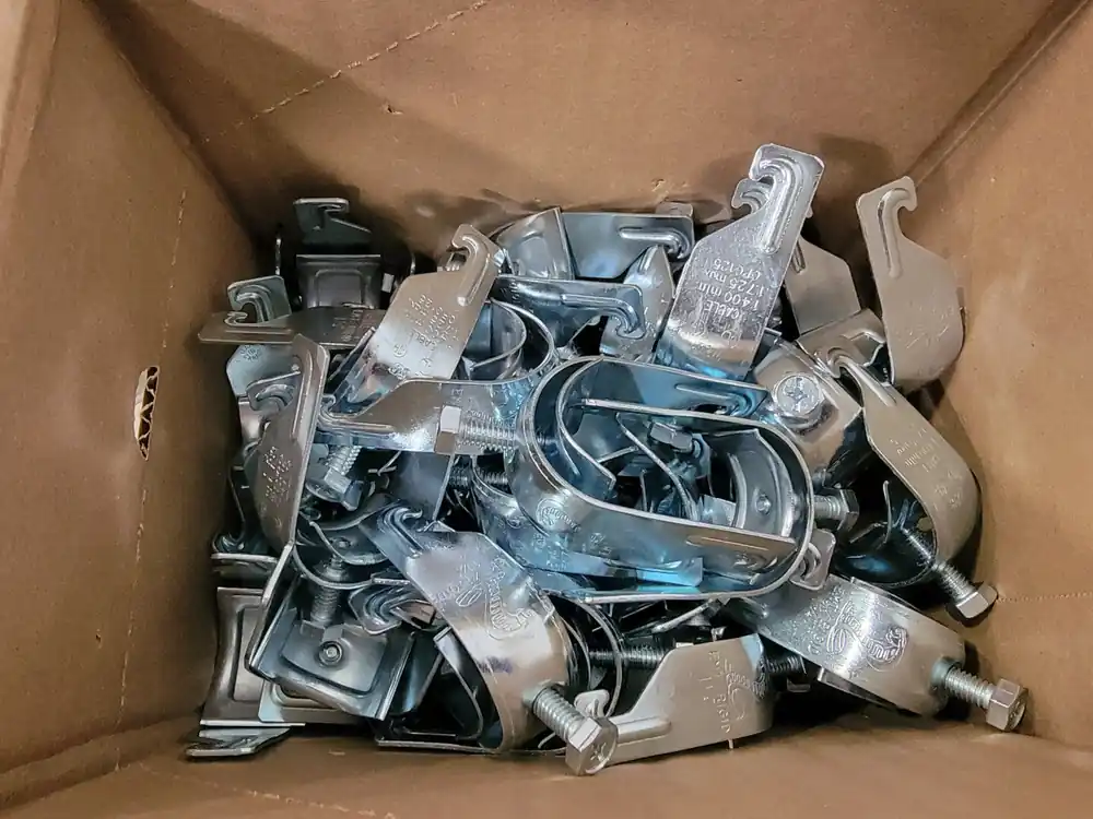 1-1/4" EMT/Rigid Cobra Pipe Clamp CPC125 (Box of 50)