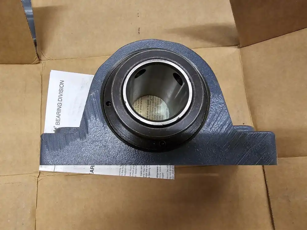 Pillow Block Bearing 1-11/16" Bore, PB22427H