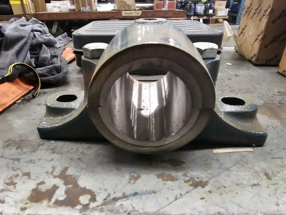 Pillow Block Plain Sleeve Bearing 2-15/16" Bore, P2BBASP215