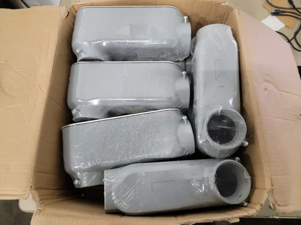 2" EMT 90 Deg. Conduit Body LB-200AAE (Box of 10)