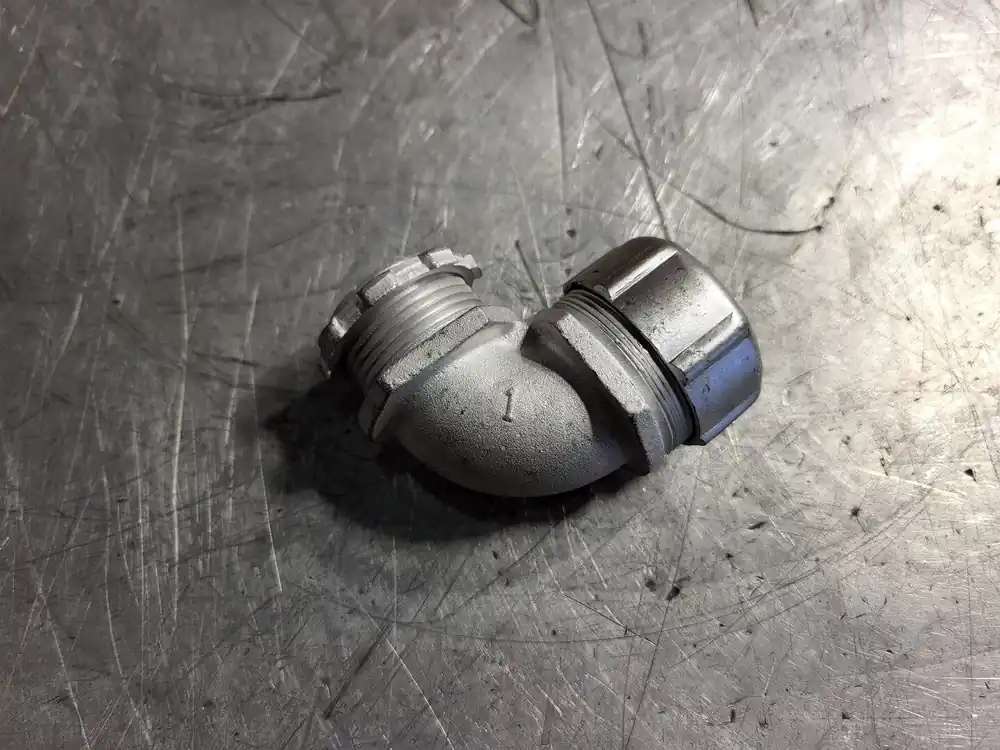1" 90 deg Liquid Tight Connector 5254AL