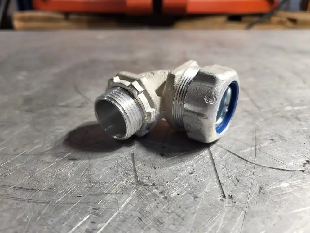 3/4" 90 deg Liquidtight Conduit Connector 5253AL
