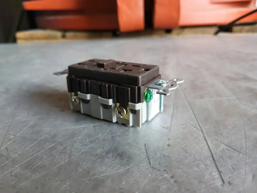 20 Amp Self-Test GFCI Receptacle GFTRST20