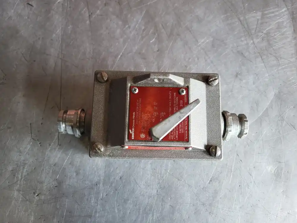 EDS Series Explosion Proof 4-Way Snap Switch w/ Cover DSFS936 SA