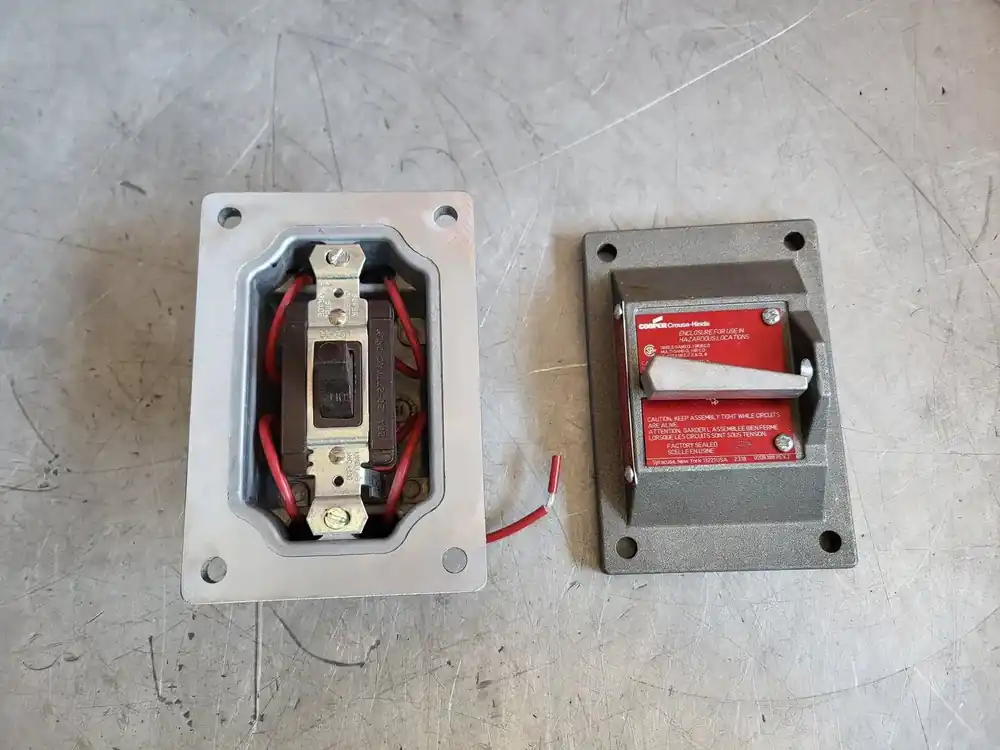EDS Series Explosion Proof 2 Pole Snap Switch w/ Cover DSFS934 SA