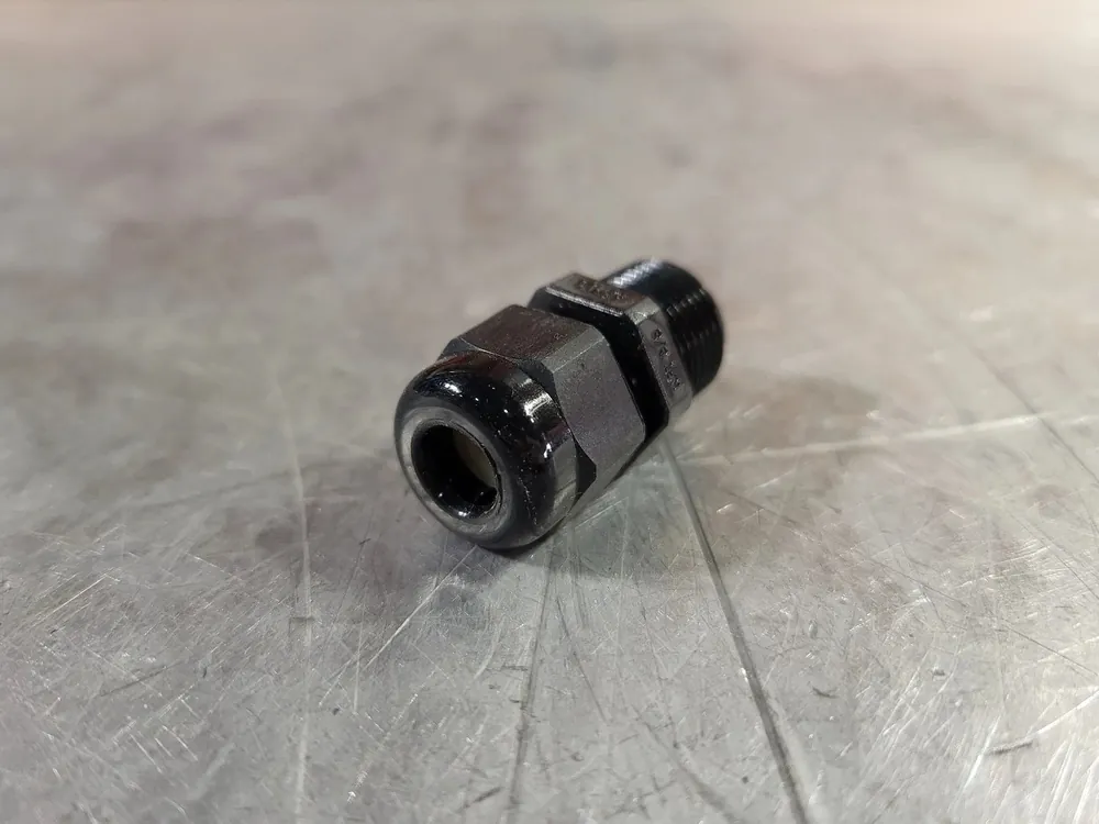 3/8" Flex Cord Connector Straight Box Of 26 CISLR-9-03