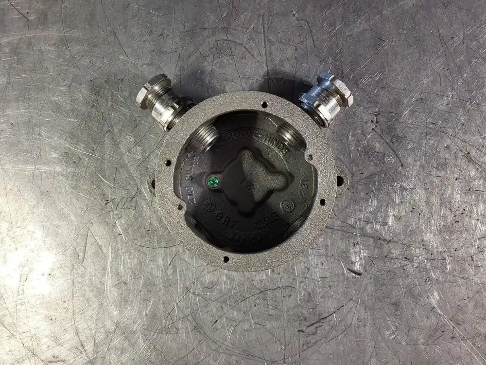 3/4" Conduit Outlet Box GRF229 W/ Two Connectors