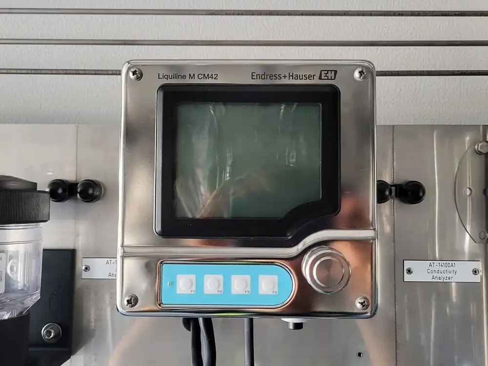 LIQUILINE-M Transmitter CM42 1-Channel w/ Conductivity Sensor CTSP-LA4FM3