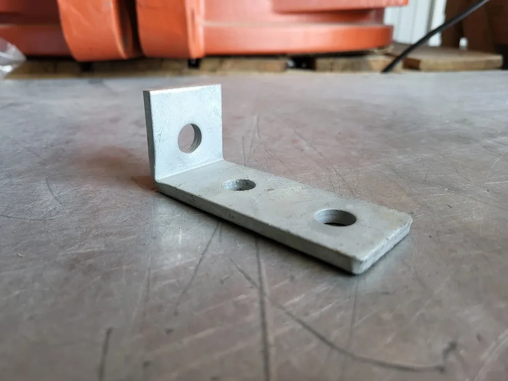 90 Degree 3 Hole Angle Fitting AB-204 (Box of 46)