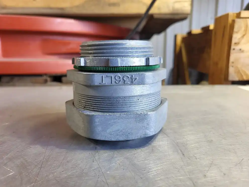 2-1/2" Liquid Tight Connector 436LT