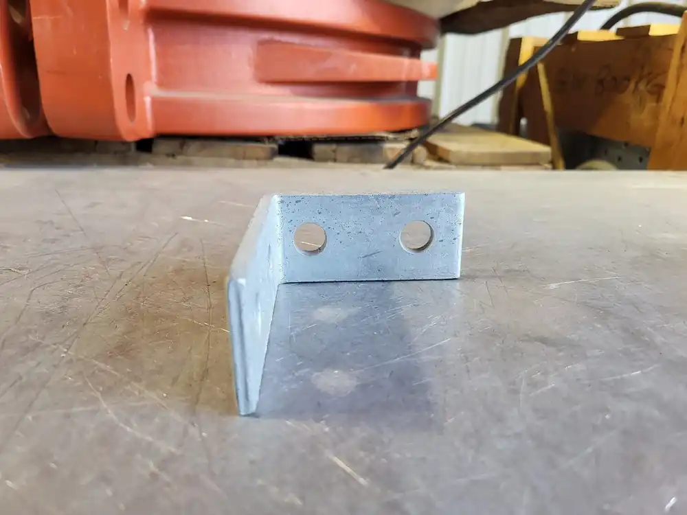 4 Hole 90 deg Corner Angle B-104 (Box of 15)