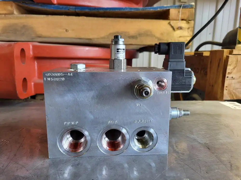 Hydraulic Valve Manifold w/ Poppet 16SLC1-C-25 Pressure Relief RU101S30C