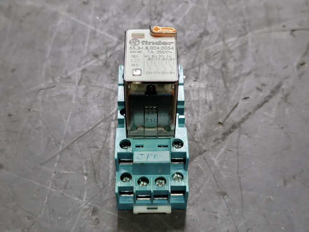 7 Amp Power Relay 55.34.8.024.0050 w/ Relay Socket 94.74