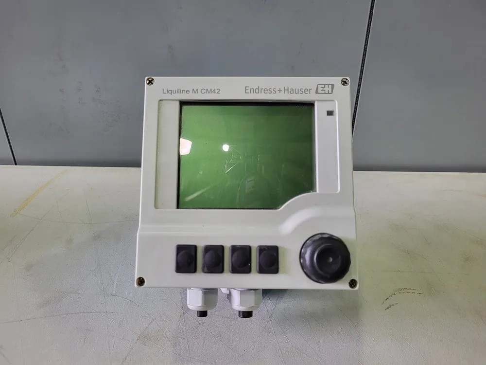 Nivotester Microwave Barrier w/ Liquiline M Transmitter FTR325-A1A1