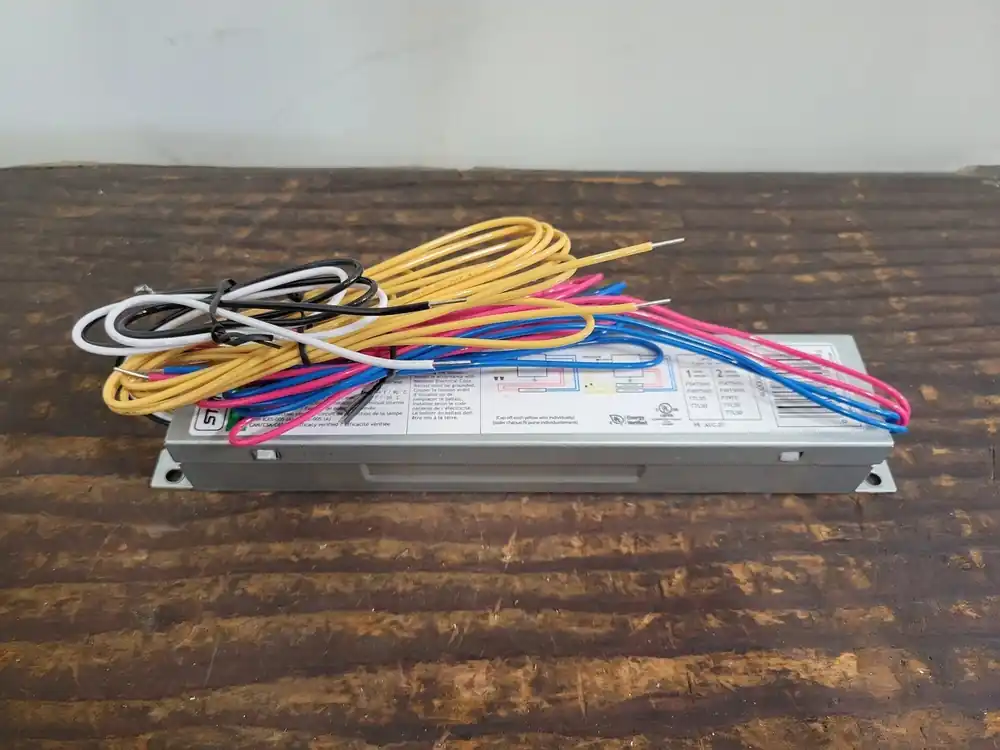 347 Volts 2 Lamps Electronic Fluorescent Ballast 63026