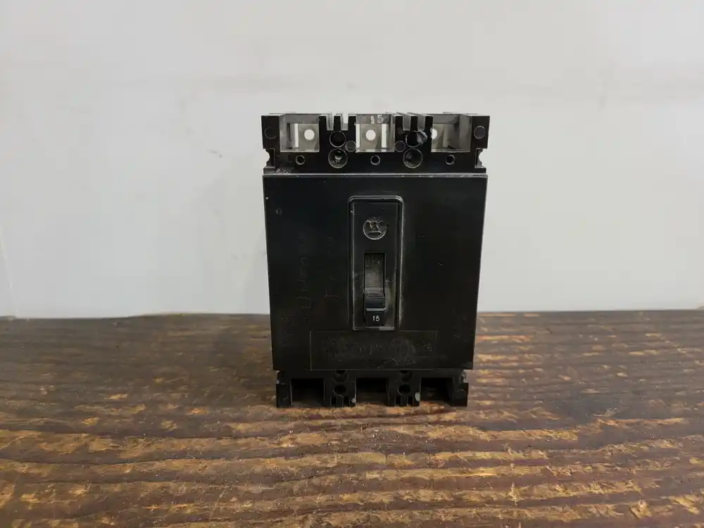15 Amp, 3 Pole, 480 Volts Circuit Breaker EHB3015