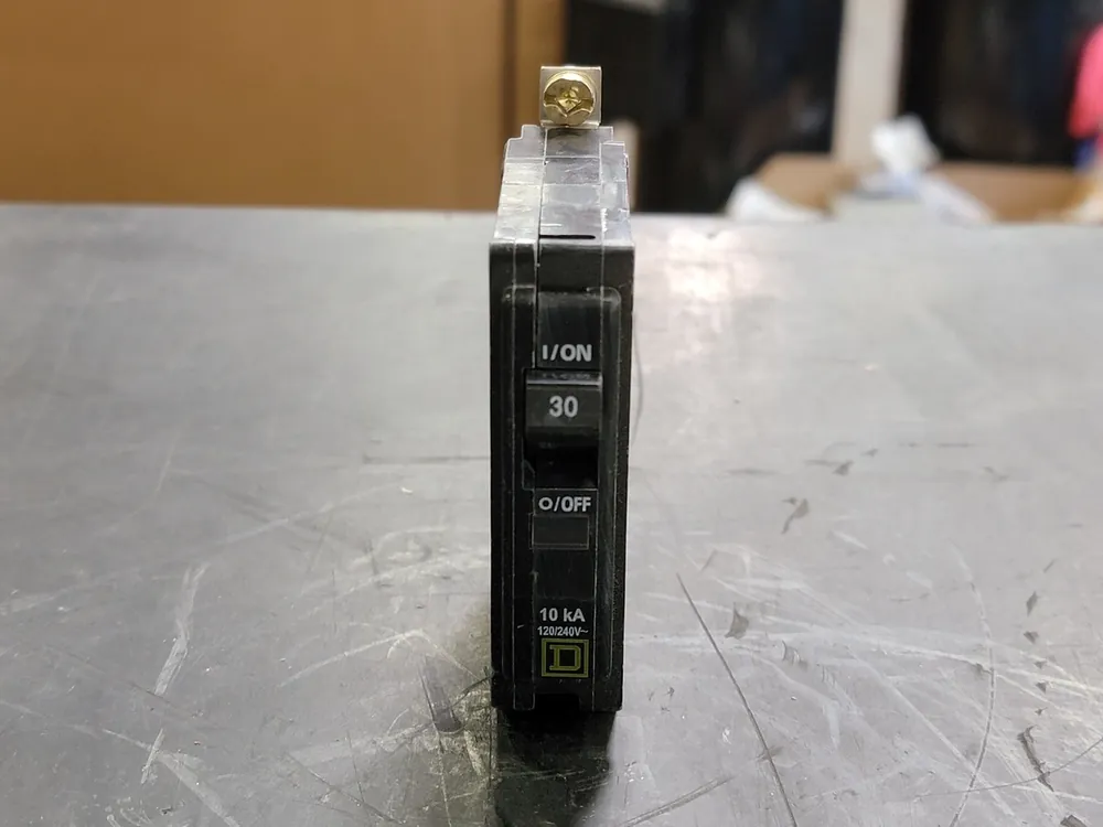 30 Amp, 1 Pole, 120/240 volts Circuit Breaker QOB130