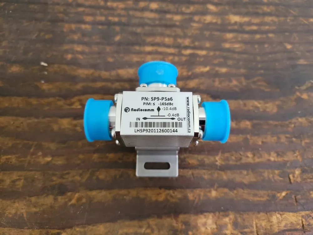 Extra Low PIM Wideband Tapper 10.1/10 db Power Divider 4.3-10F SP9-P5a6