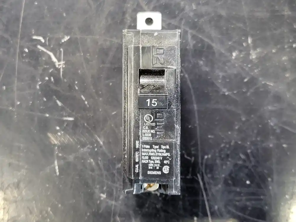 15 Amp, 1 Pole, 120/240 volts Circuit Breaker B115
