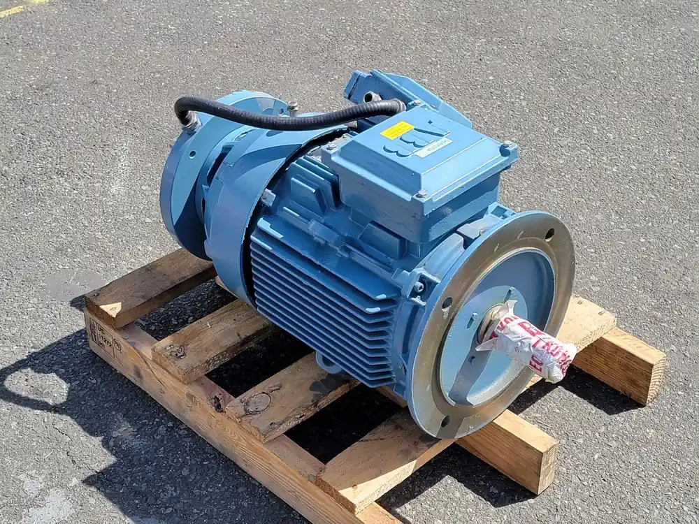 8 kW, 440 volts, 1160 rpm, 160M Cast Iron Motor M2BA160M6V1