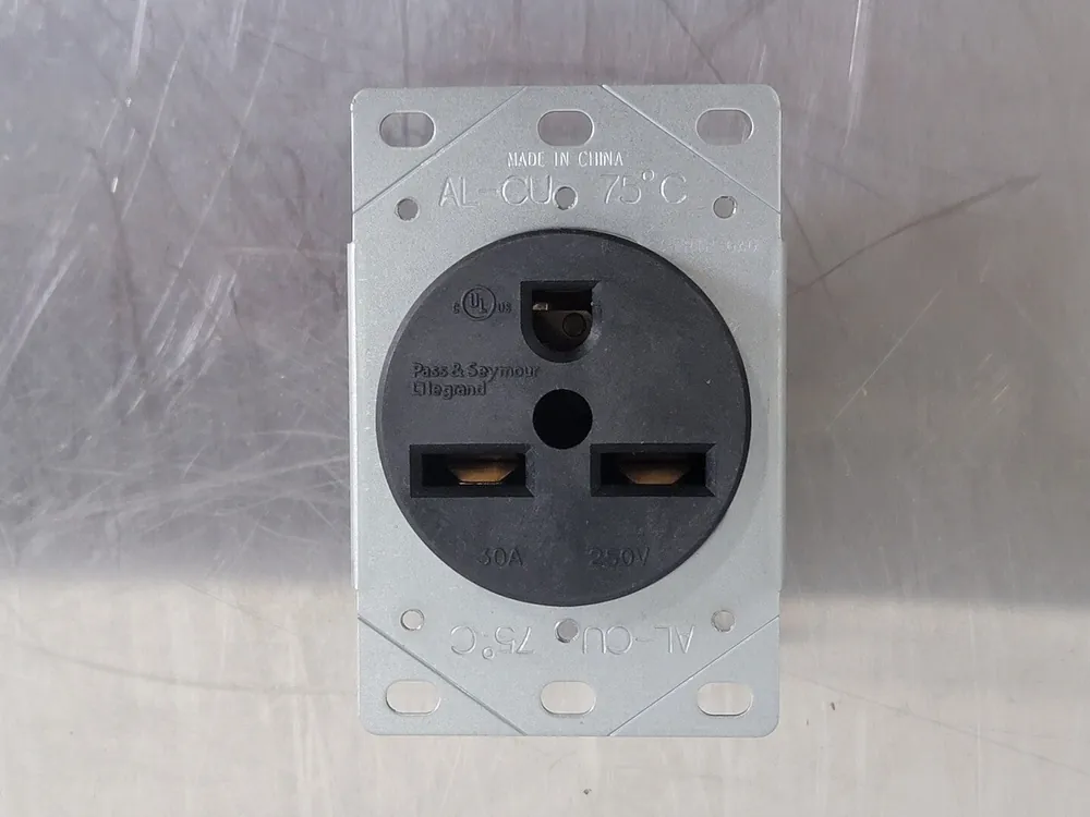 Power Outlet 30A 250V 3801
