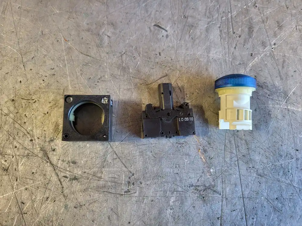 Blue Round Illuminated Indicator Light 3SB3 248-6BA50