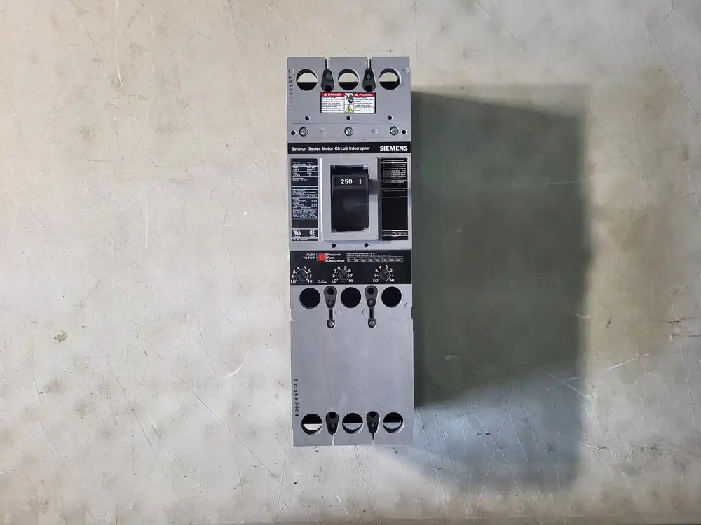 250 Amp, 3 Pole, 600 volts Circuit Breaker CFD63A250 w/ Trip Unit
