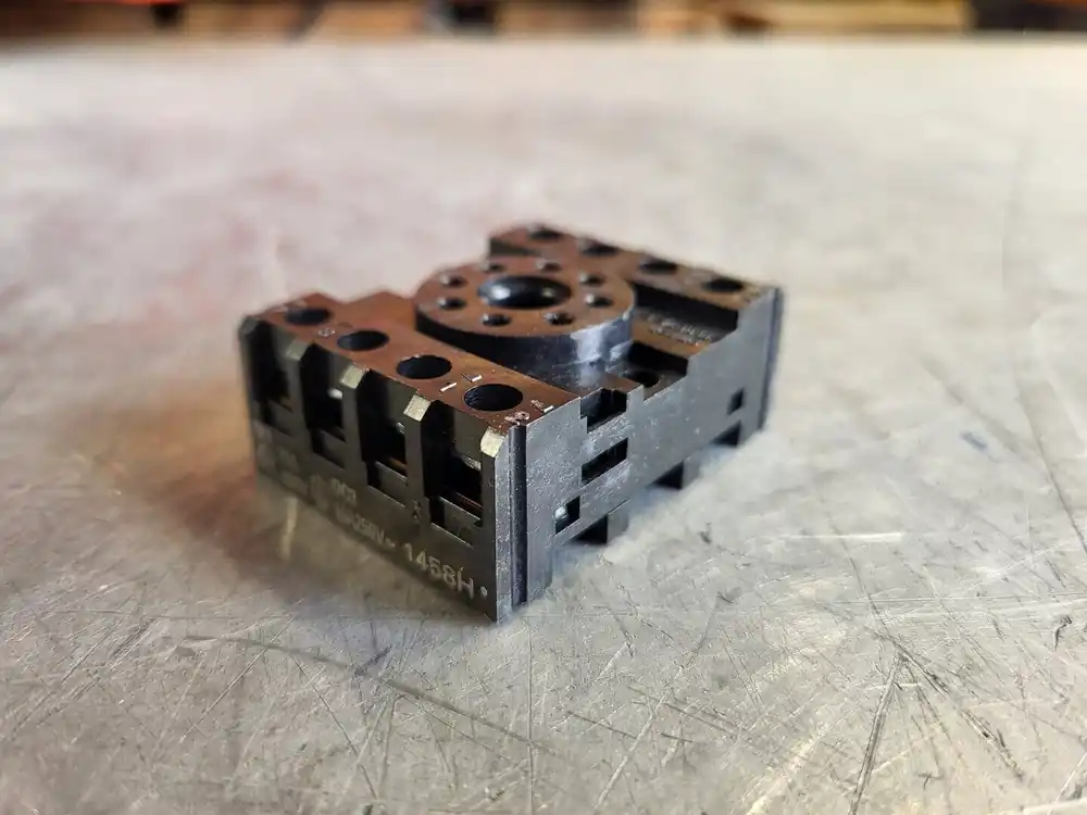 8-Pin Relay Socket PF083A-E