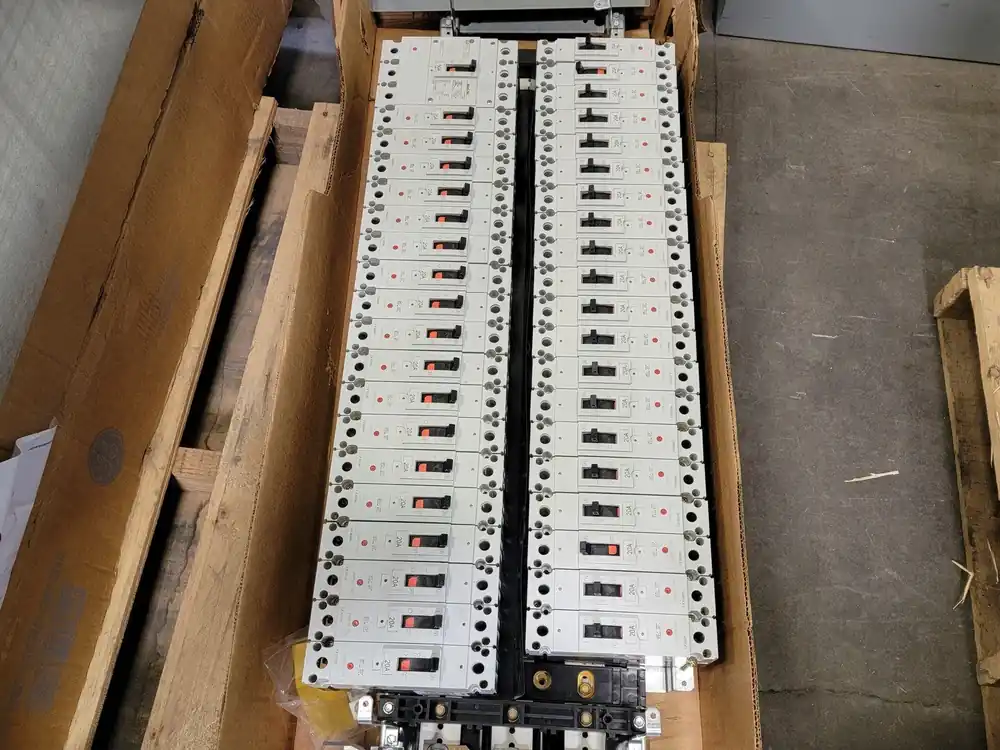 ADF3422DBX Panelboard 225A, 600/347V, 42-Circuit w/ Main Breaker