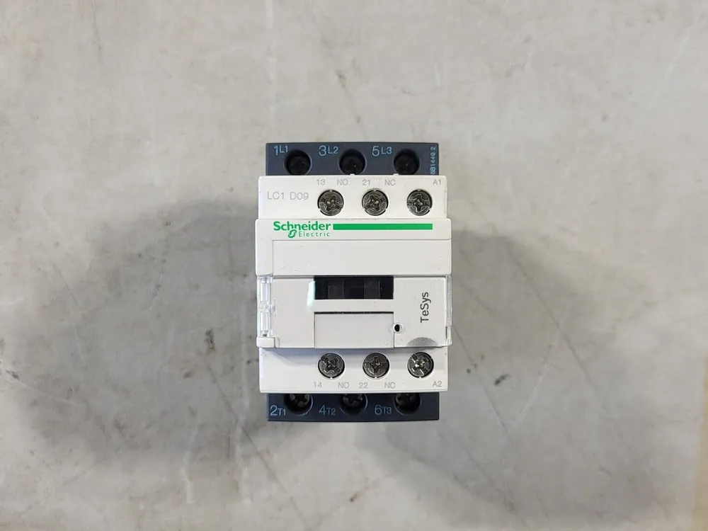 9 Amp, 3 Pole, 1NO + 1NC, 110 VAC Coil Contactor LC1D09F7