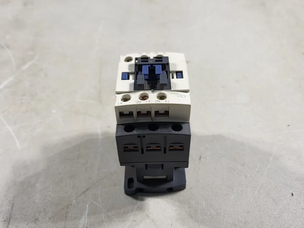 25 Amp, 3 Pole, 3 NO, 115 VAC Coil Contactor C01F7 52296548