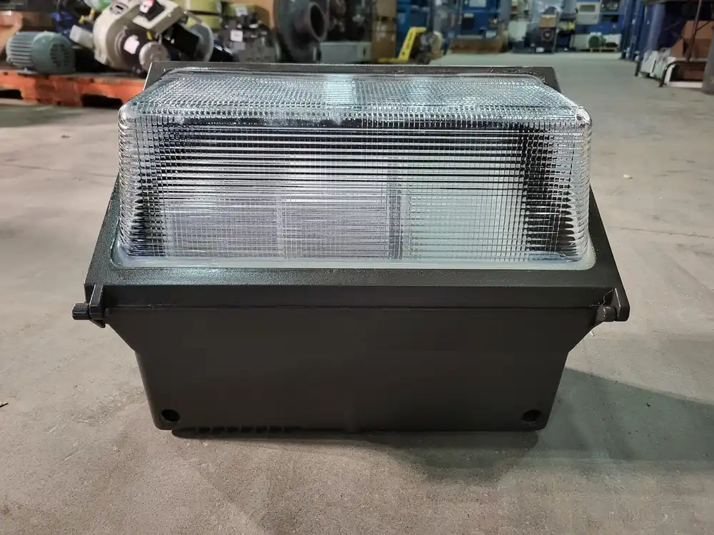 250W Wallcube Lighting Fixture 553250MAL-T