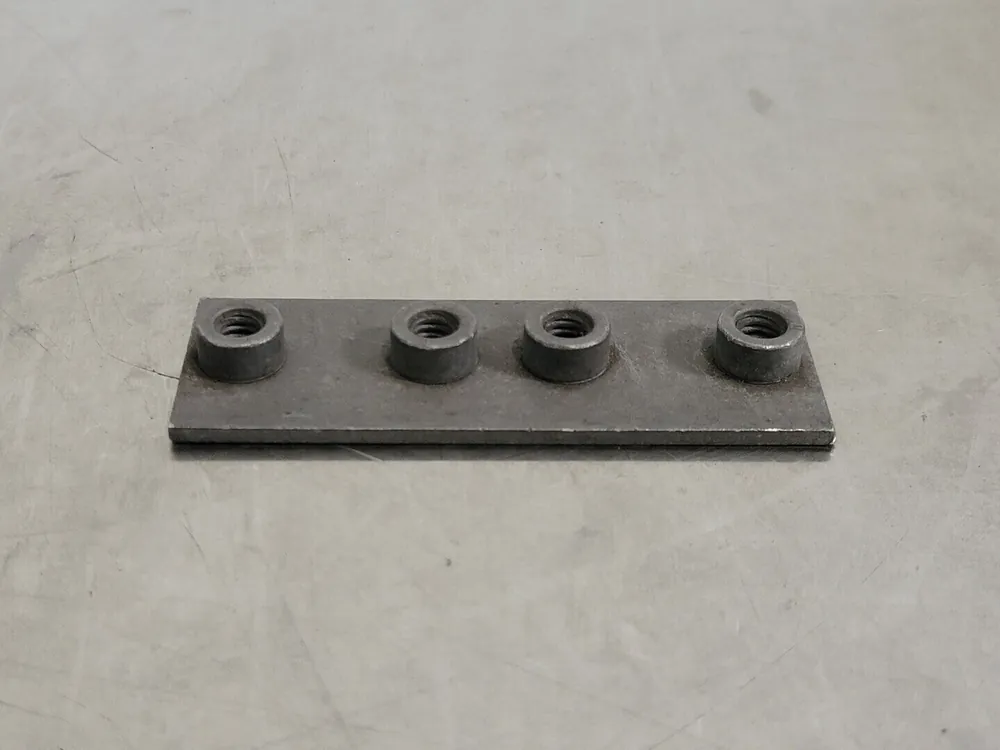 Clamp Twin Weld Plate 44 (Bag of 30)