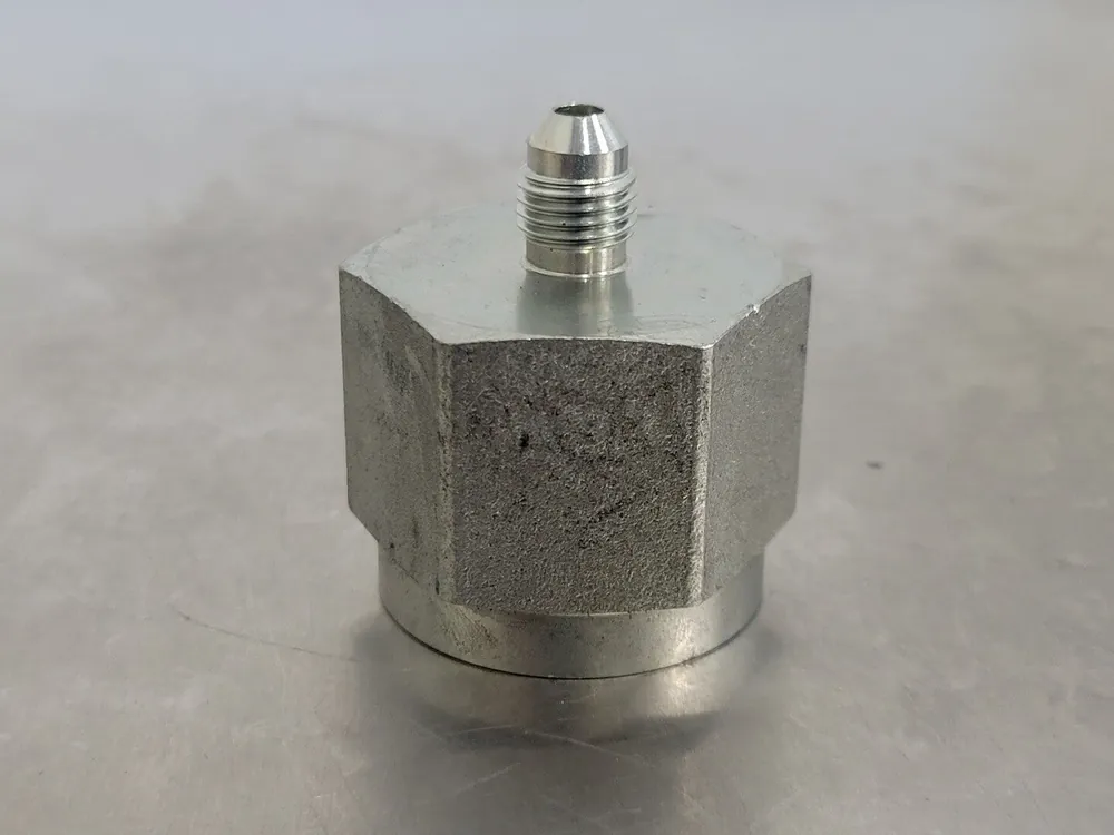 Hydraulic Adapter F-16 JIC X M-04 JIC 1" x 1/4" (Bag of 5)