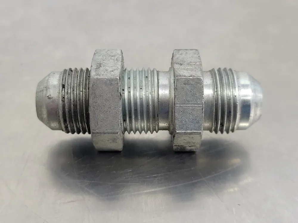 Hydraulic Bulkhead Adapter M-08 JIC X M-08 JIC 1/2" x 1/2" (Bag of 3)