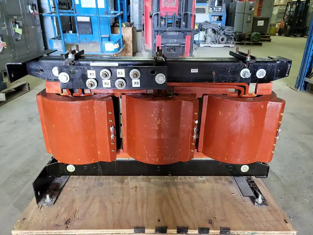 30 kVA Transformer, 13800 Delta pri. volts, 208Y/120 sec. volts 3CPT5-95-30-1382