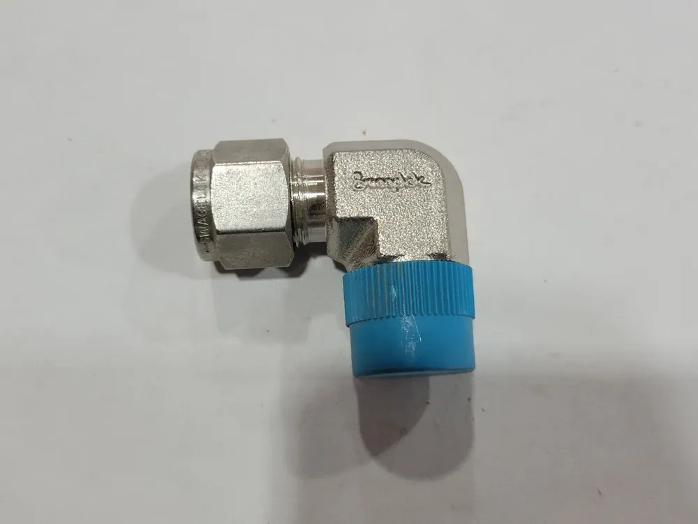 3/8", 90 Deg. Elbow, MPT, SS-600-2-6