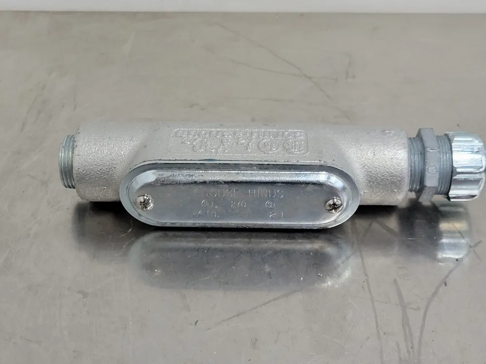 3/4" C27 Conduit Body w/ Conduit Fitting