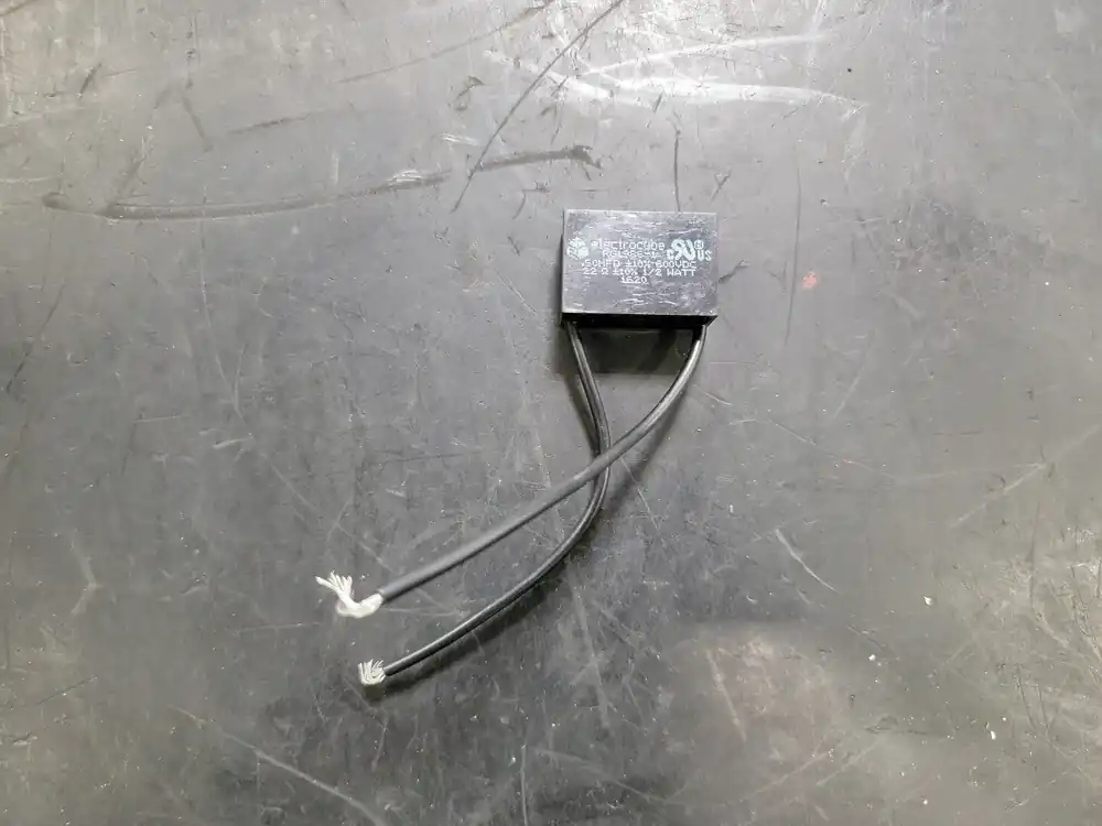 600 VDC Capacitor RGL986-1