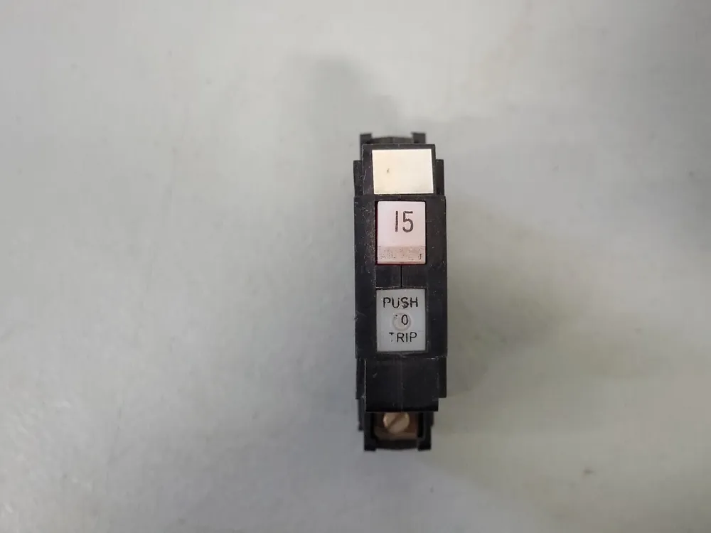 15 Amp, 1 Pole, 250 volts Circuit Breaker 1492-G150