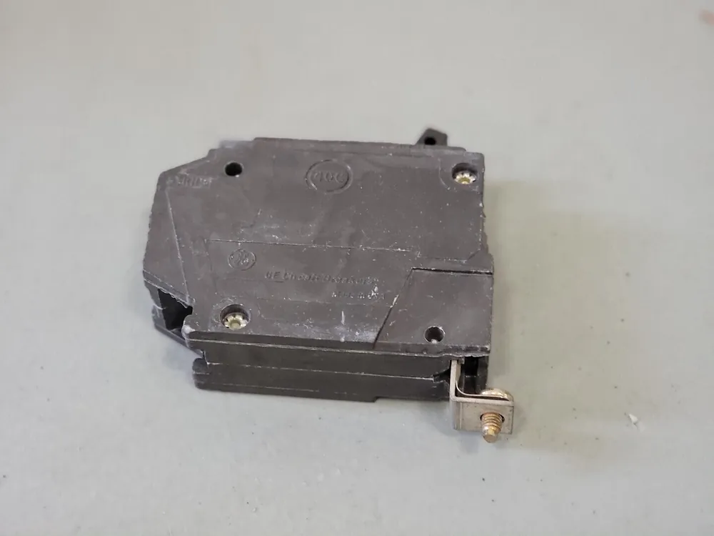 20 Amp, 1 Pole, 120/240 volts Circuit Breaker THQB120